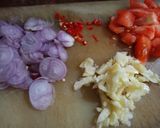 Foto langkah ke 2 dari resep Tumis pokcoy udang telur.