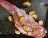 Foto del paso 2 de la receta: Paletilla de cordero asada con salteado de patata, boniato y frutos secos