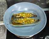 รูปขั้นตอนการทำที่ 5 ของ กุ้งลายเสือนึ่งกระเทียม