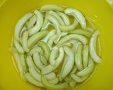 Hình bước làm 2 của món Mứt ổi dẻo chua cay