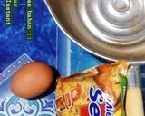 Foto langkah ke 1 dari resep (22). Mi instant campur telur.