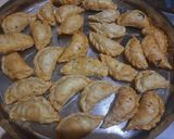करंजी (Karanji Recipe In Marathi) रेसिपी स्टेप 4 फोटो 