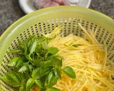 Hình bước làm 2 của món Canh Đu Đủ Nấu Cá Thu