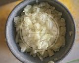 A picture of step 1 of Chicken stew with peas.