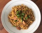Foto langkah ke 6 dari resep Mi goreng sosis telur sederhana.