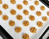 Foto langkah ke 4 dari resep Lotus Biscoff Butter Cookies.
