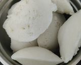 A picture of step 3 of Idli upma.