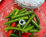 Gambar langkah 1 resipi Sambal hijau.