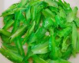 Hình bước làm 3 của món Thịt bò xào đậu rồng