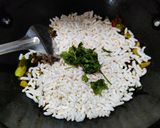 A picture of step 4 of Mixed vegetables with puffed rice.