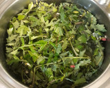 Foto del paso 1 de la receta: Arroz con verduras silvestres y caracoles. Receta de posguerra