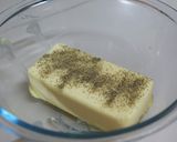A picture of step 2 of Parsley-Buttered Flank Skirt.