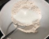 Foto del paso 1 de la receta Bizcocho integral con nueces en lekue en 5 minutos
