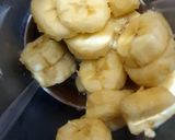 A picture of step 2 of Banana shake.