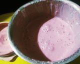 A picture of step 3 of Strawberry dates smoothies.