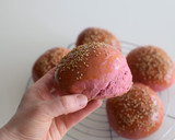 Foto del paso 6 de la receta: Hamburguesa rosa 🍔 con pan de remolacha | DarixLAB