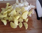 Foto del passaggio 2 della ricetta Linguine con ciliegino alle alici e crema di cavolo nero e sedano rapa