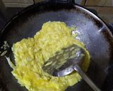 Foto langkah ke 2 dari resep Orek telor daging kepiting.