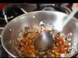 खानदेशी दाल वाटी (खमंग व खुसखुशीत) (dal bati recipe in marathi)