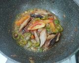 Foto langkah ke 4 dari resep Tumis Tongkol Pedas.