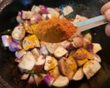A picture of step 5 of Spicy Brinjal Masala.