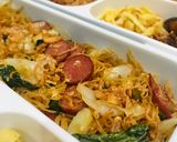 Foto langkah ke 1 dari resep Bihun Goreng Sosis Bekal Makan Siang.