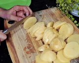 Foto langkah ke 1 dari resep Resep Perkedel Kentang ala Shebb's Kitchen.