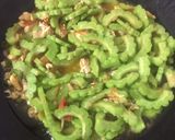 Foto langkah ke 8 dari resep Pare cah telur.