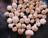 A picture of step 1 of Garlic Mushrooms as Starter.