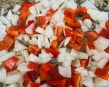 Foto del paso 1 de la receta: PASTEL SALADO DE COLIFLOR Y CALABAZA 🤩😋😋 CON MUCHO QUESO 🧀 🥦🥦🧅🫑🎃🧀🍲