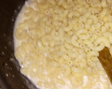 Foto langkah ke 5 dari resep Makaroni Keju (Eggless).