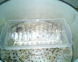 Foto langkah ke 2 dari resep Kue Lapis Tepung Beras Kenyil.