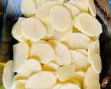 A picture of step 2 of Potatoes with wild mushrooms in Cheddar cheese sauce.