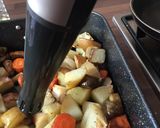 A picture of step 2 of Vegetable soup.