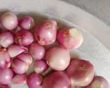 Hình bước làm 1 của món Hành khô giòn ngon