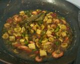 Foto langkah ke 2 dari resep Tumis udang tahu sayur.