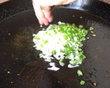 Foto del paso 3 de la receta: Paella de pollo y marisco