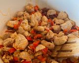 Csirkés kolbászos rigatoni recept fázis 2 fotója