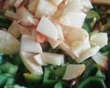 A picture of step 4 of Capsicum, Fry potato and Tomato Subji.