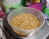 Foto del paso 1 de la receta: Bacalao con papas y garbanzos