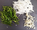 Foto del paso 4 de la receta: Tallarines chinos con gambas y cerdo