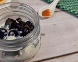 A picture of step 2 of Overnight Oats.