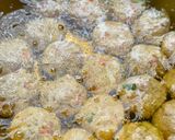 Foto langkah ke 4 dari resep Bola Tahu Ayam Krispi.