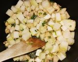 Csirkemell kakukkfüves karalábéval recept fázis 2 fotója