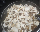 Foto del paso 4 de la receta: Pechuga de pollo en salsa de champiñones