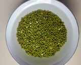 Foto langkah ke 2 dari resep Kacang Hijau Kuah Santan (Sayur).