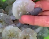 Foto del paso 2 de la receta: Camarones Al Mojo de Ajo #lacocinadeconsuelo