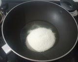 A picture of step 3 of Strawberry Halwa.