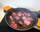 Foto del paso 3 de la receta: Estofado de ternera con patatas (en olla exprés)