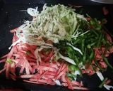 A picture of step 2 of Chicken chowmein.